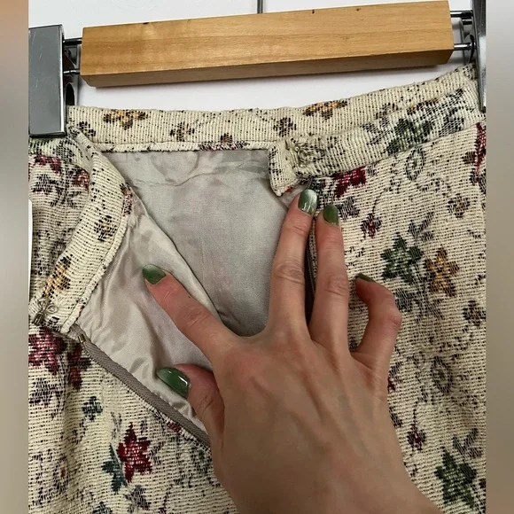 Vintage Floral Tapestry Skirt 24” - Picture 5 of 9